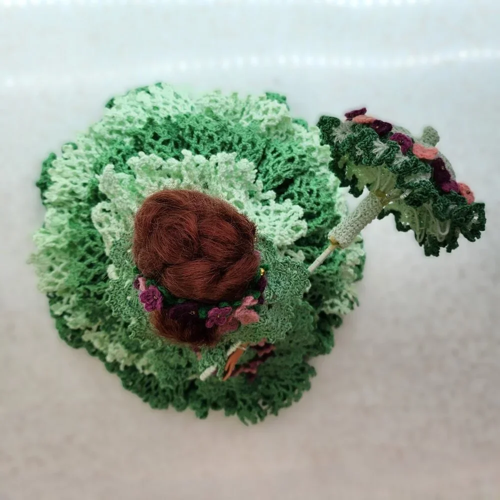 Crochet Felicity Garden Party Dress & Umbrella on Vintage Barbie - Picture 6 of 13